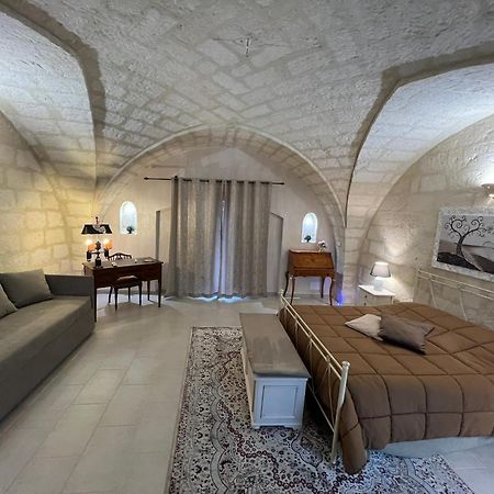 Suite Cavour Luxury Home ตารันโต ภายนอก รูปภาพ