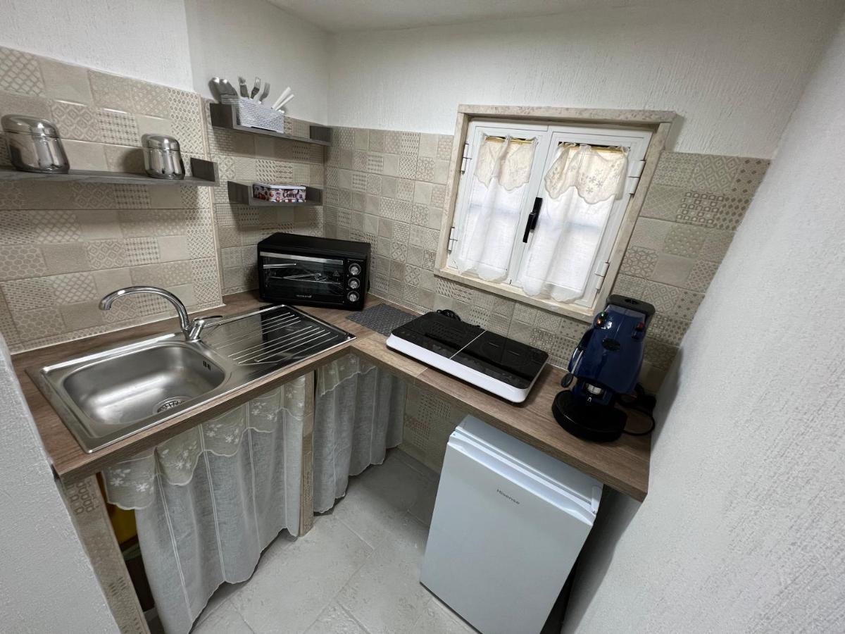 Suite Cavour Luxury Home ตารันโต ภายนอก รูปภาพ