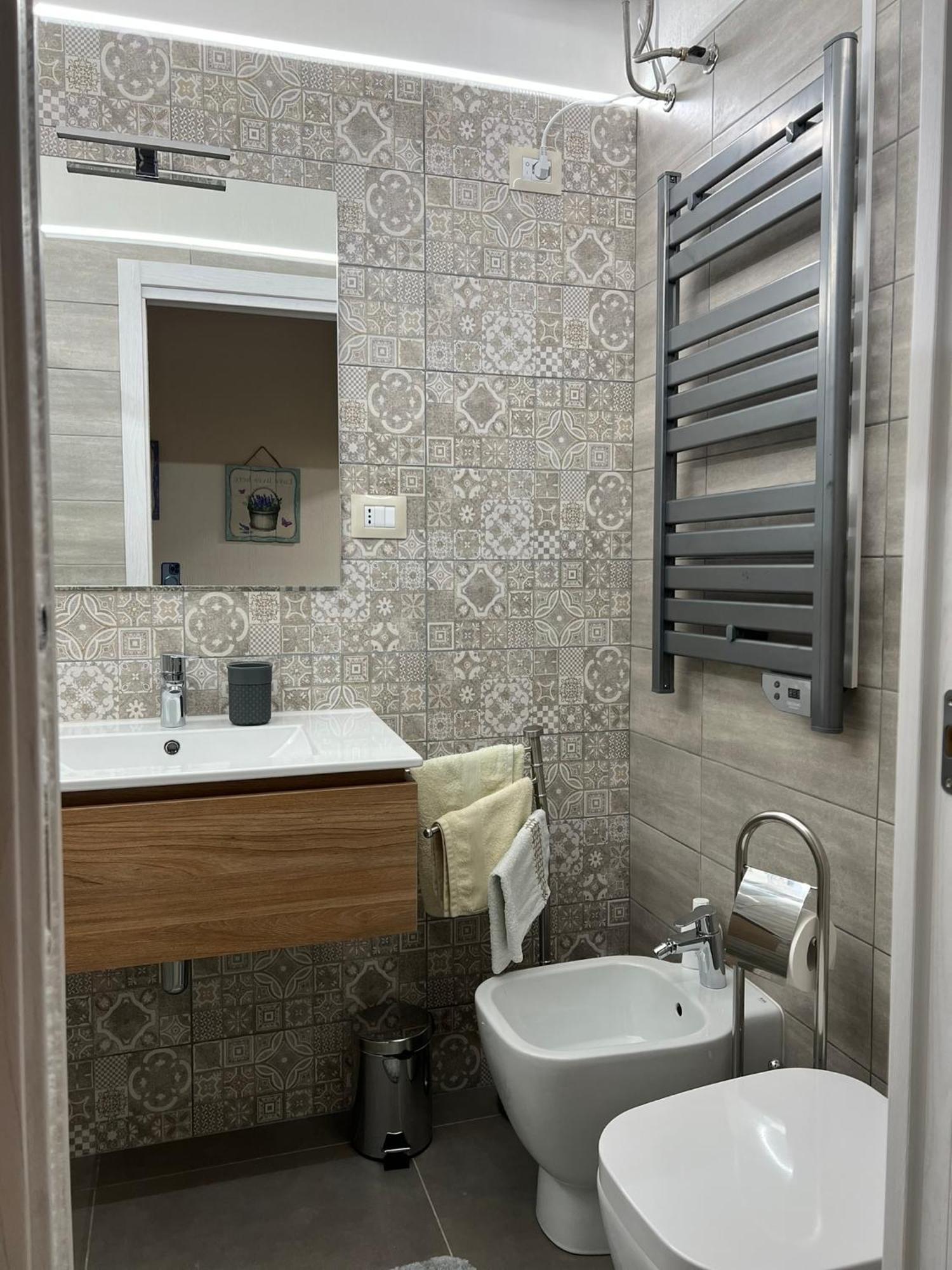 Suite Cavour Luxury Home ตารันโต ภายนอก รูปภาพ