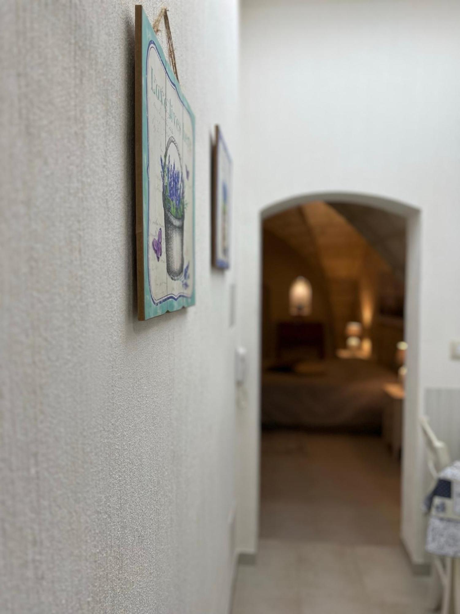 Suite Cavour Luxury Home ตารันโต ภายนอก รูปภาพ