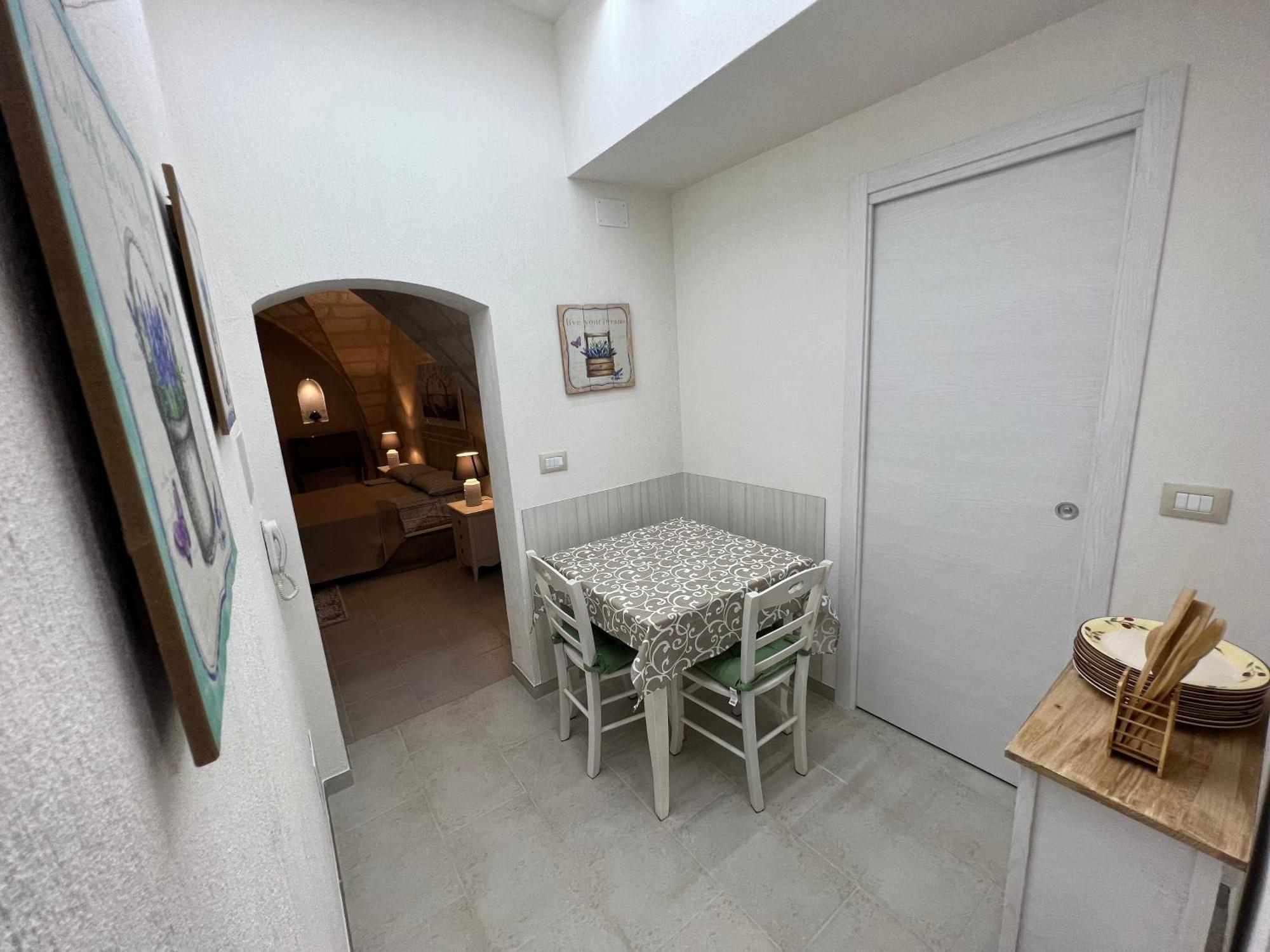 Suite Cavour Luxury Home ตารันโต ภายนอก รูปภาพ